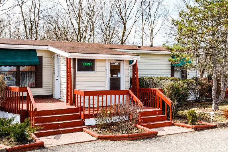 Evas Motel - Real Estate Photos (newer photo)